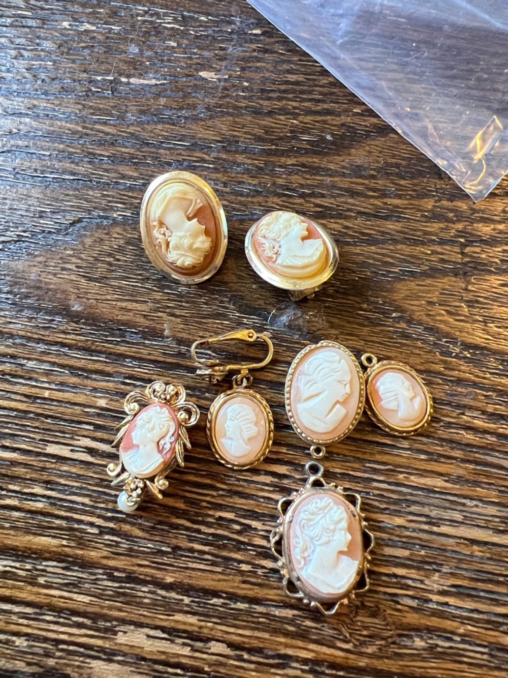 Lot Vintage Cameos for repurposing